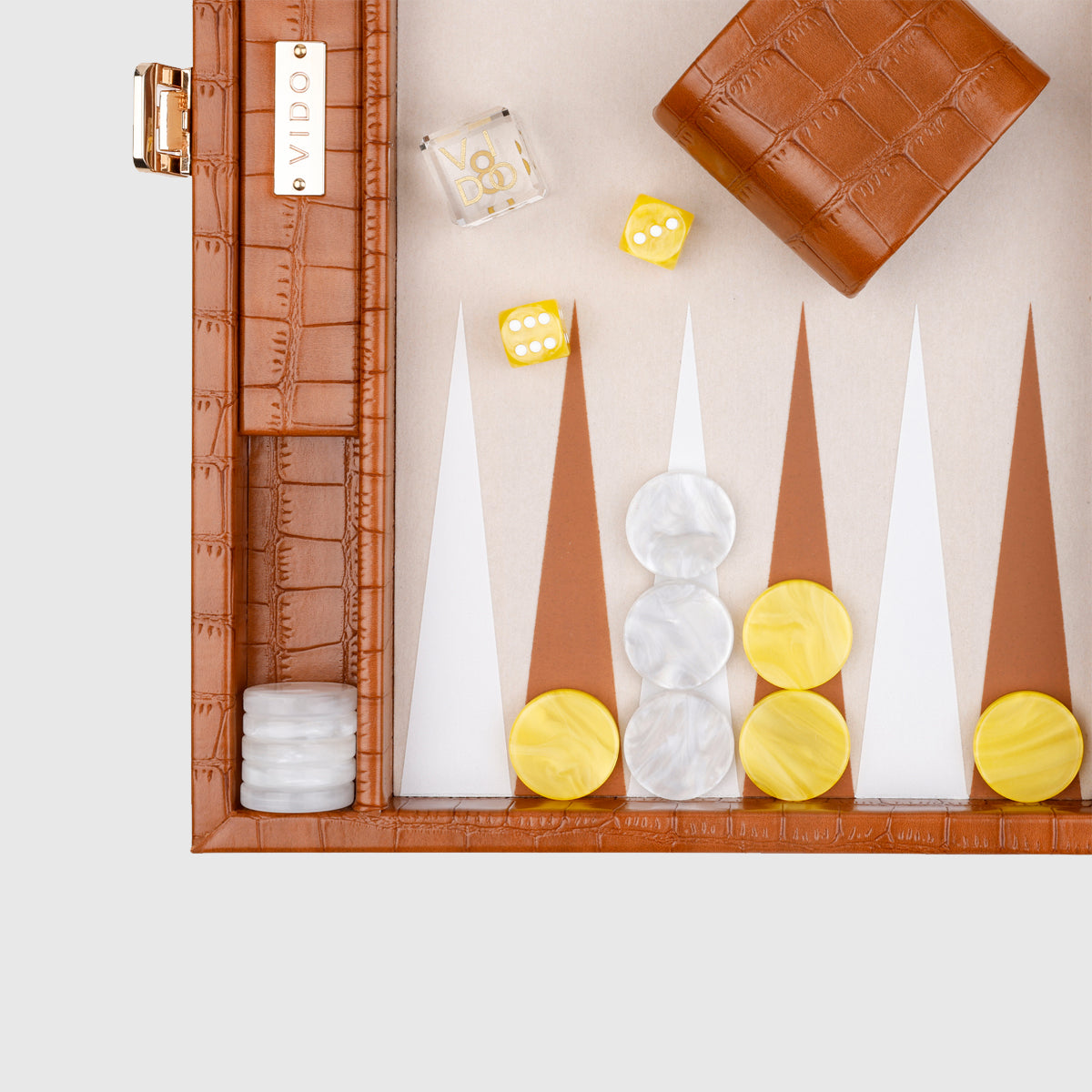 Backgammon Marron Medium 38cm en cuir vegan alligator avec pions de 29mm vido-backgammon.fr
