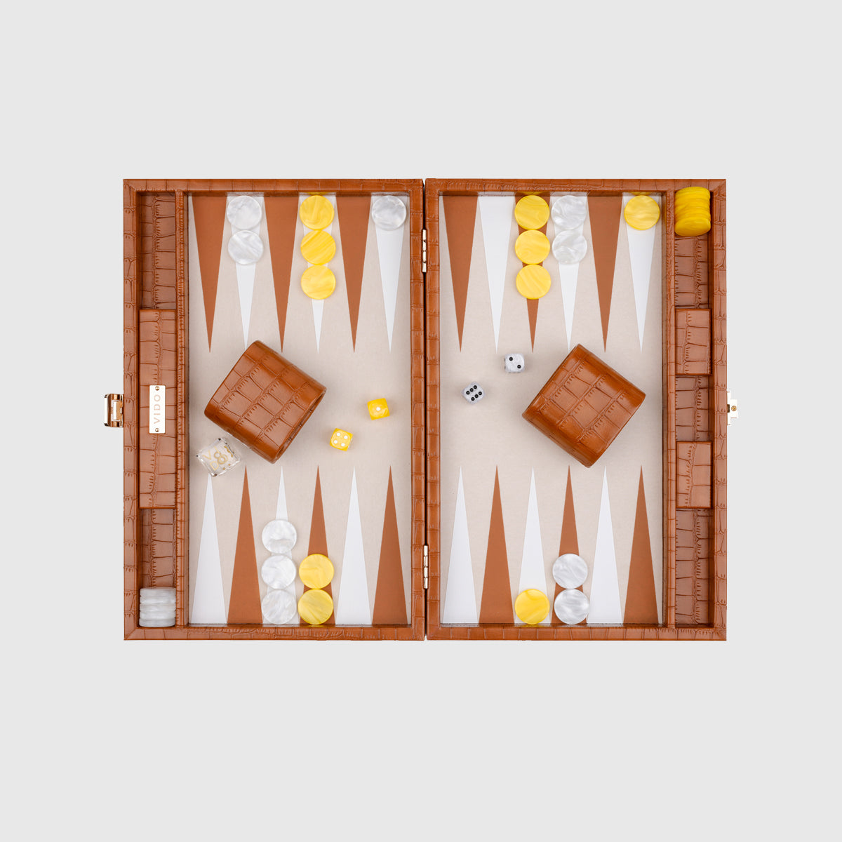 Backgammon Marron Medium 38cm en cuir vegan alligator avec pions de 29mm vido-backgammon.fr