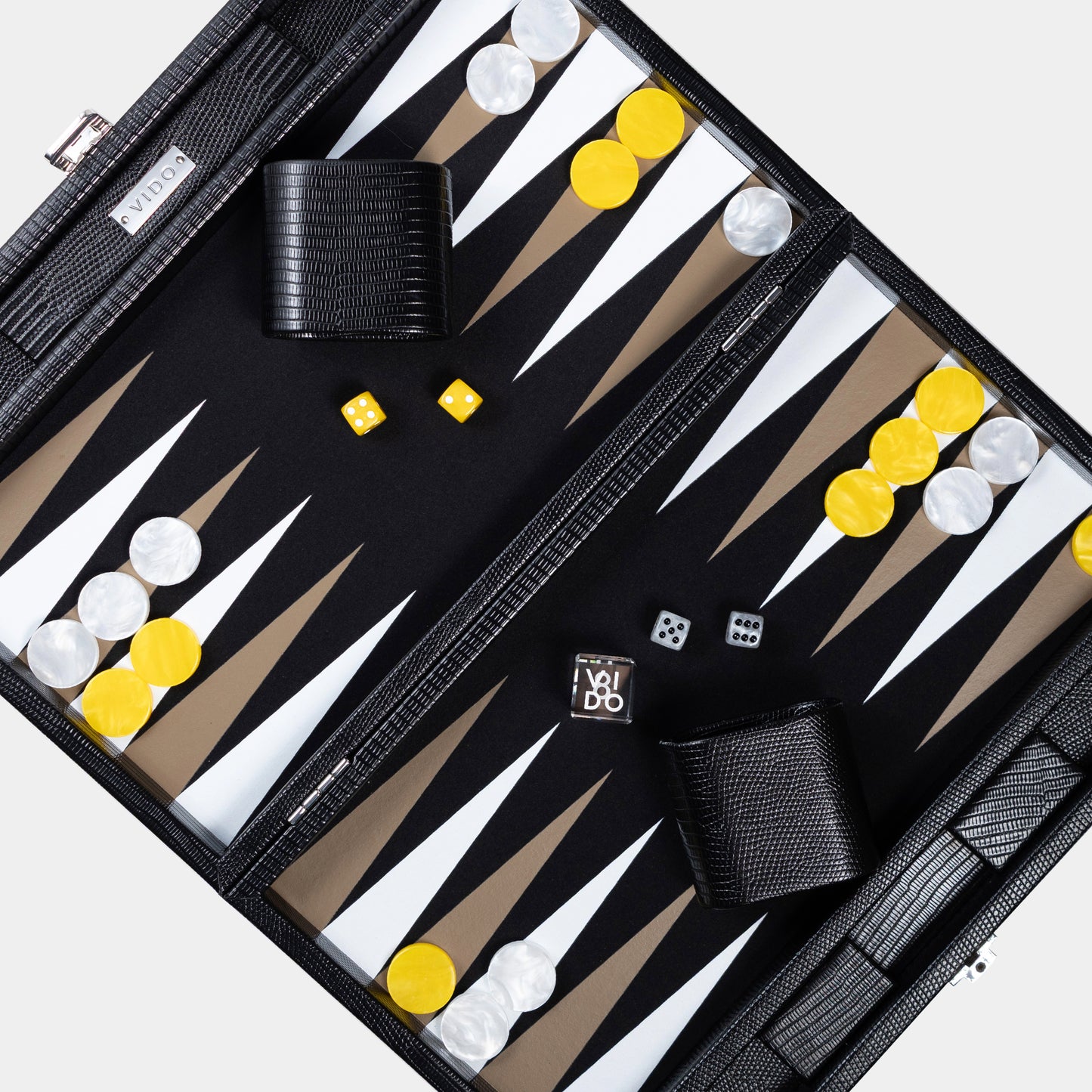 Jet Black Lizard Backgammon – Mittel